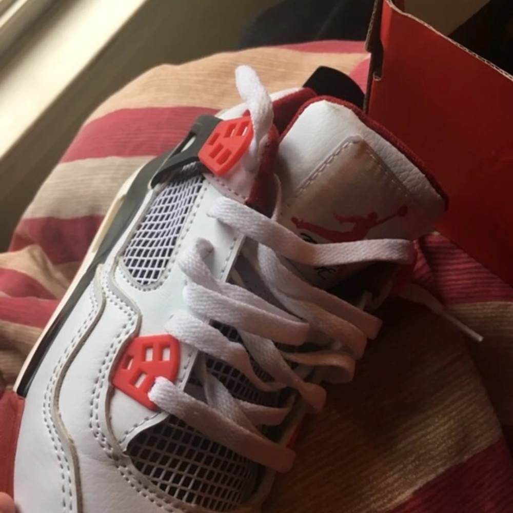 Jordan 4s - Picture 3 of 5